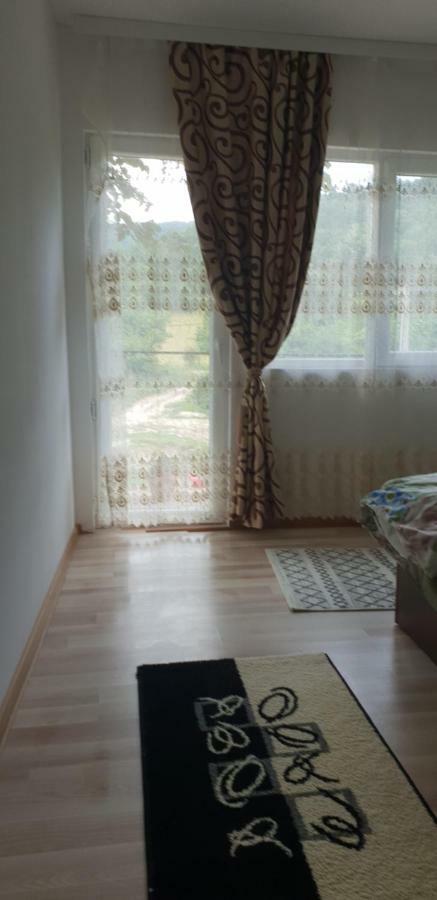Casa De Vacanta Emd Ieşelniţa Exteriér fotografie